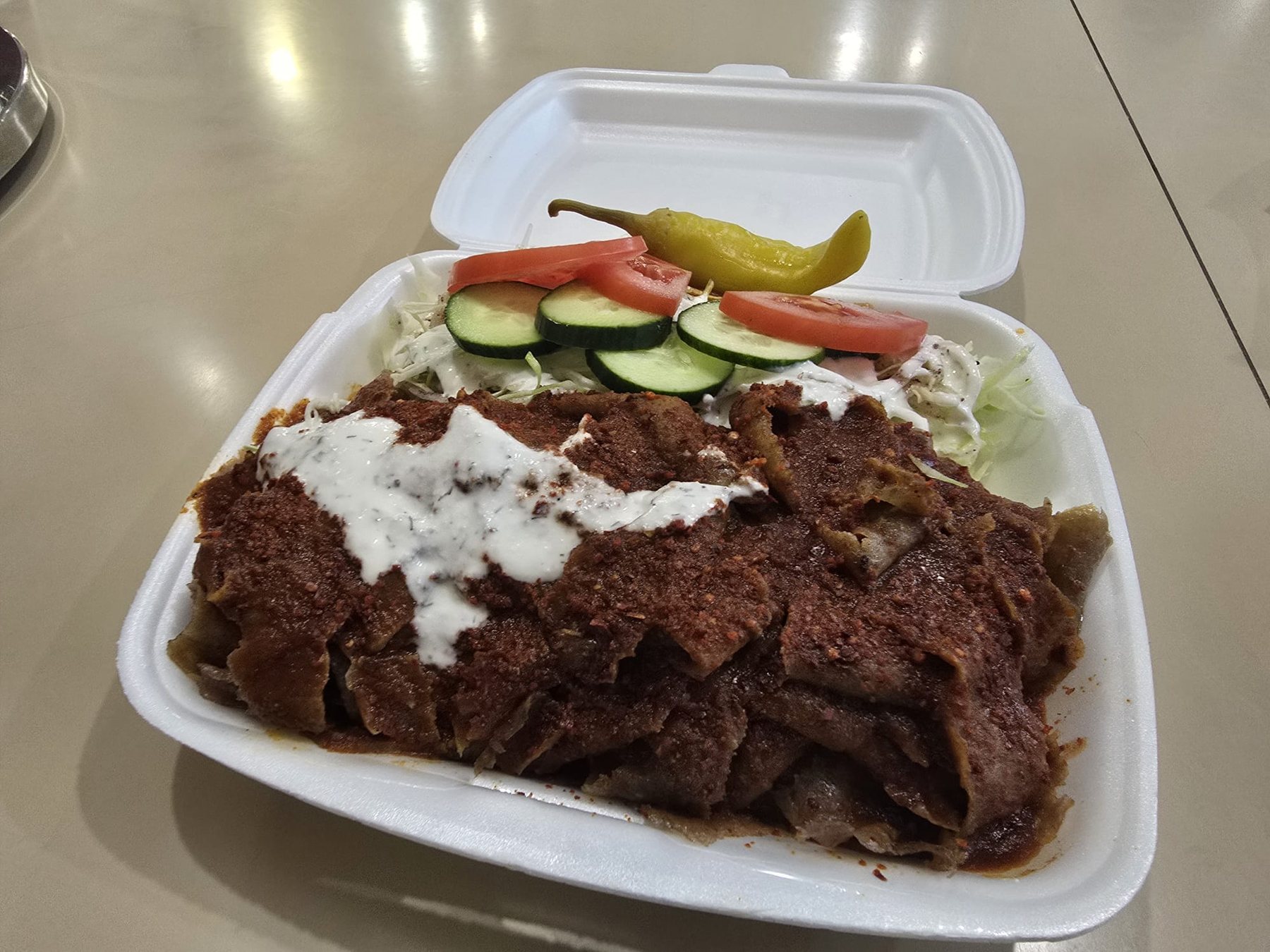 Döner-annos salaatilla